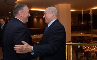 US Secretary of State Mike Pompeo, left, and Prime Minister Benjamin Netanyahu meet in Lisbon, Portugal, December 4, 2019. (Kobi Gideon/GPO)